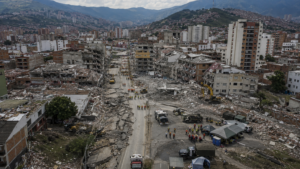 Cutremurul de magnitudine 7,4 din Columbia lasă peste 3.000 de persoane dispărute
