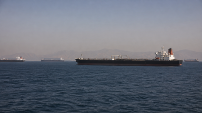 Traficul prin Strâmtoarea Hormuz scade la numai șase nave într-o zi
