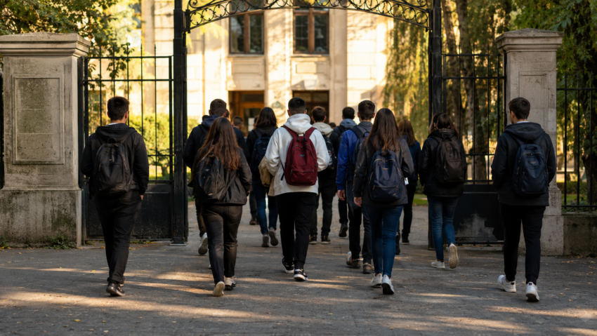 Peste 33.000 de candidați participă la sesiunea a doua a Bacalaureatului
