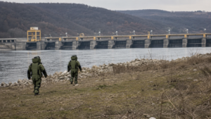 Două proiectile de mortier au fost scoase din Jiu, lângă barajul Ișalnița