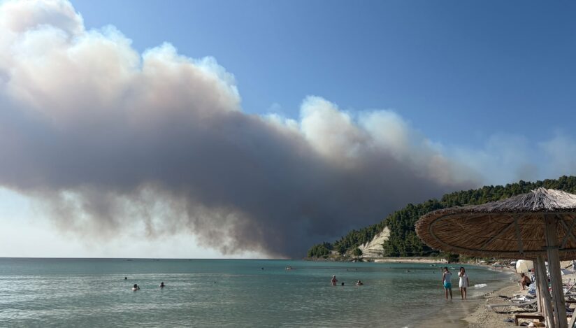 Incendii în Grecia/ Românii afectați pot solicita cazare temporară