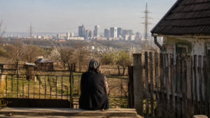 Portretul gospodăriilor din România: tot mai mulți oameni trăiesc singuri