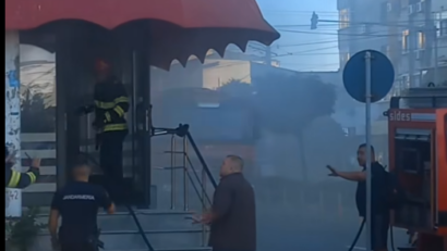 Pompierii au intervenit sâmbătă la un incendiu în Craiova