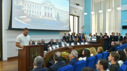 Universitatea din Craiova a deschis anul academic 2026–2027. Instituția marchează 80 de ani de existență