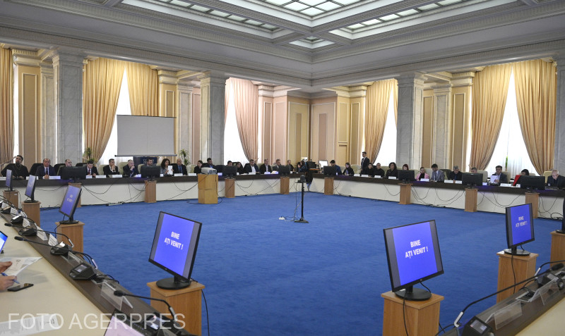 Au început audierile miniştrilor propuşi de premierul desemnat Siegfried Mureşan