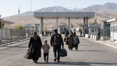 Tot mai mulți migranți afgani revin din Iran sub presiunea războiului și a sărăciei