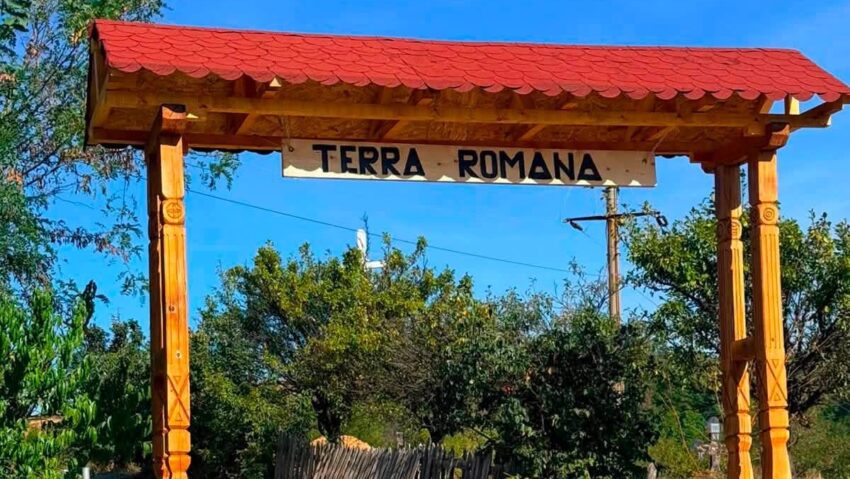Mehedinți: La Godeanu a fost inaugurată părima poartă de pe Via Transilvanica