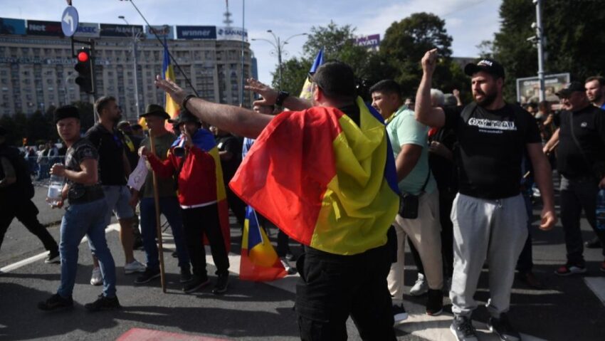 Noi reţineri în dosarul violențelor din Piața Victoriei din București