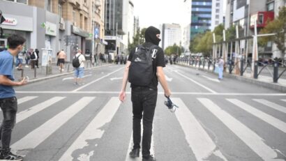 Continuă cercetările în urma protestului violent din Piața Victoriei