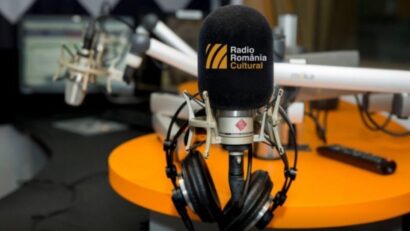 Radioul, mai accesibil: O emisiune de la RRC, interpretată în limba semnelor
