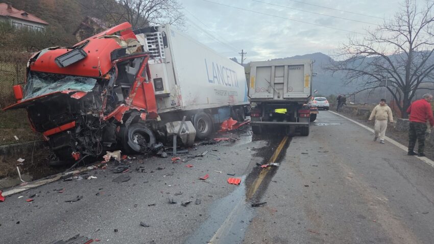 Trafic blocat total în zona Brezoi – Golotreni