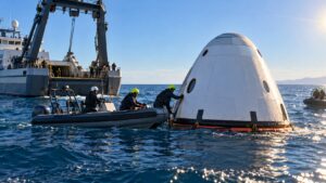 Crew-12 a revenit pe Pământ: capsula Dragon a amerizat în Pacific