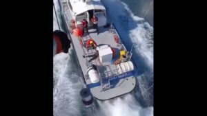 11 marinari au fost salvaţi, 2 - găsiţi decedaţi, după incendiul la bordul unei nave în Marea Neagră
