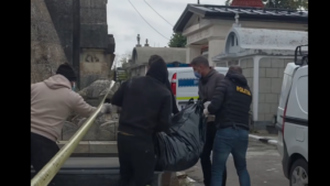 Slatina: Saci cu oase umane descoperiți în spatele unui zid fals în capela din cimitirul Strehareț