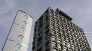 USR şi PNL cer revocarea actelor prin care s-au făcut numirile la radioul şi la televiziunea publice